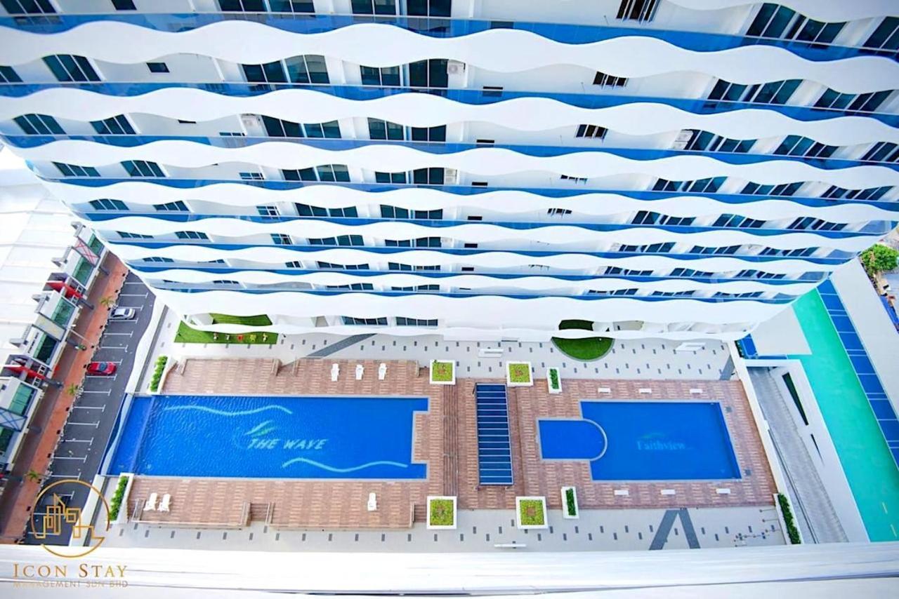 The Wave Suites Melaka Exterior photo